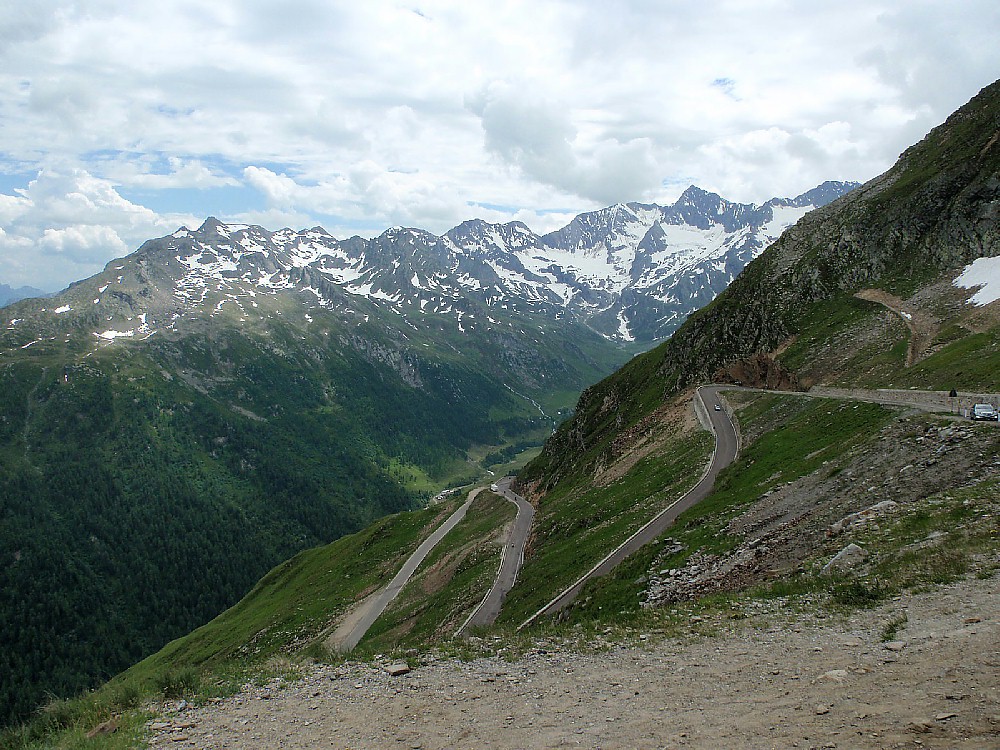 Road SS44 Parco Nat. Gruppo Di Tessa, Italy 5.7.10.JPG